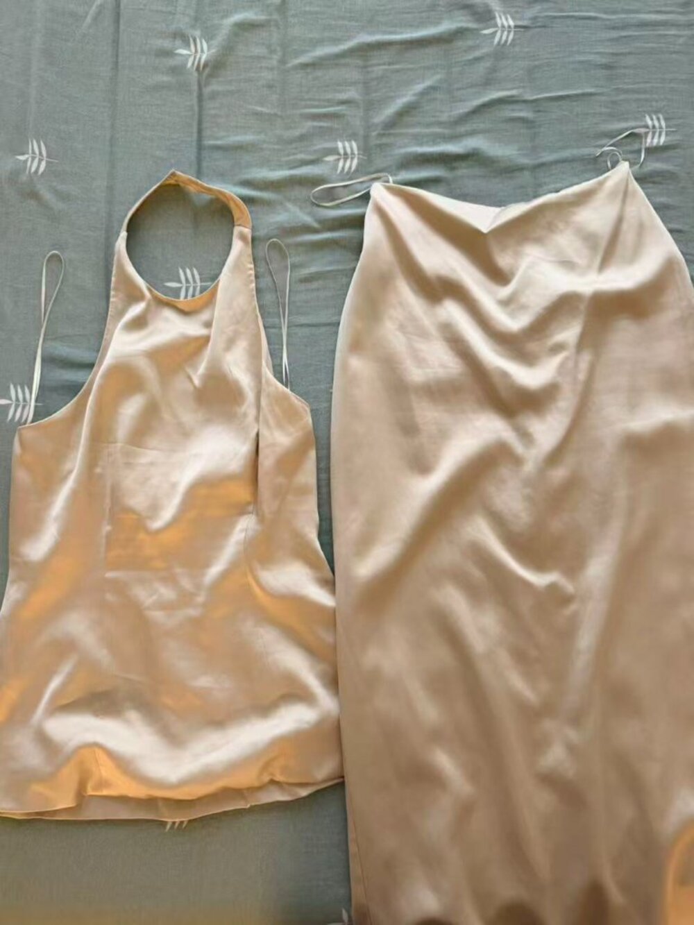 Reformation Celine Silk Two Piece Set Almond - Picture 3 of 4